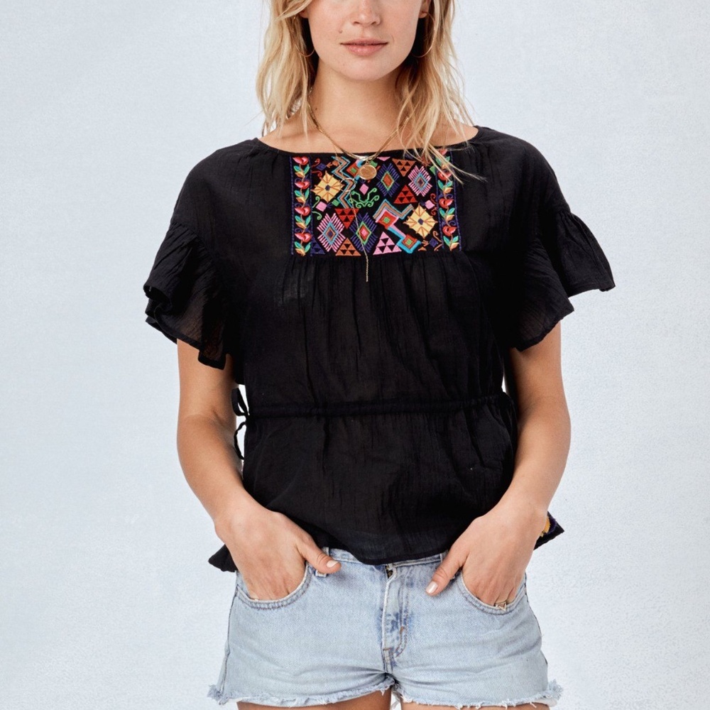 Last 1! NWT Embroidered flutter Sleeve Top